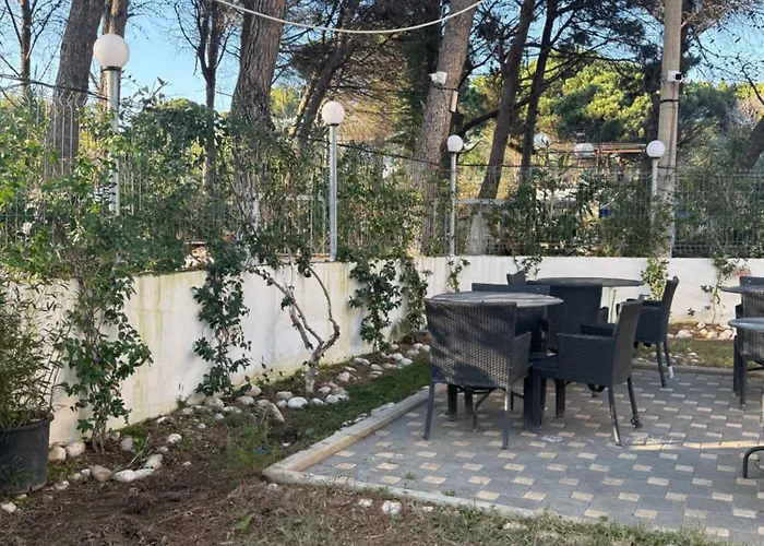 Blue Pines 3* Vlorë