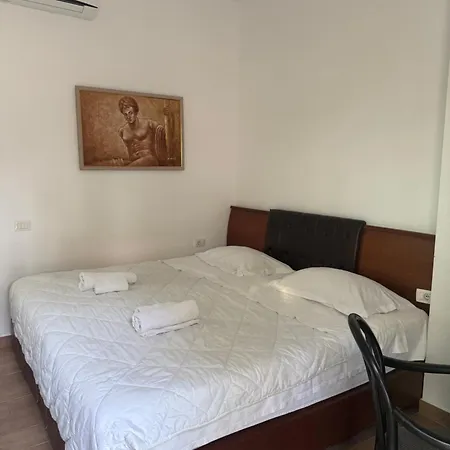 Blue Pines 3* Vlorë