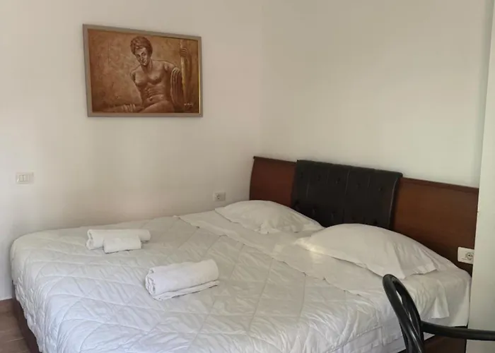 Blue Pines 3* Vlorë